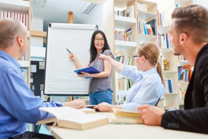 Sérgio Bento De Araújo mostra como a educação de jovens e adultos pode romper ciclos de exclusão e abrir novos caminhos de transformação social.