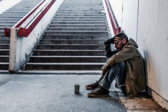 Política para população em situação de rua em Minas Gerais pode ganhar novas diretrizes e ampliar rede de proteção social