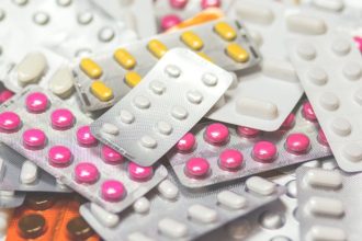 Medicamentos comuns e redução do risco de demência: o que estudos recentes revelam sobre prevenção cerebral