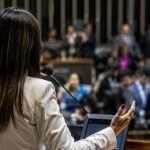 O enfrentamento à violência política de gênero e o fortalecimento da representatividade feminina nas instituições